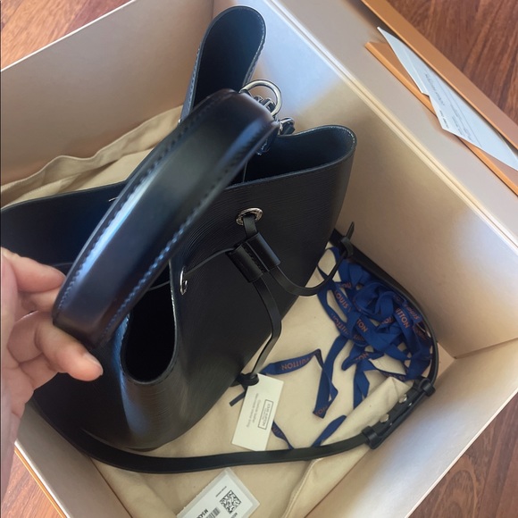 Authentic Louis Vuitton NÉONOÉ MM Epi - Picture 3 of 12